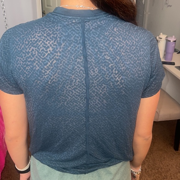 Lululemon Tee - Picture 2 of 4